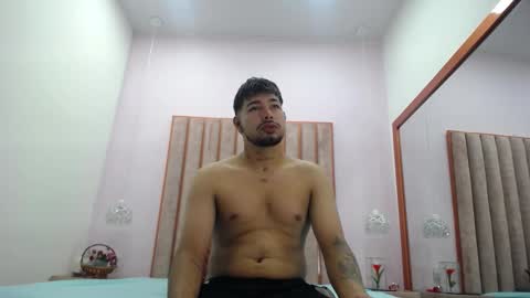 lyam_saenz online show from November 2025 08:09:02 PM