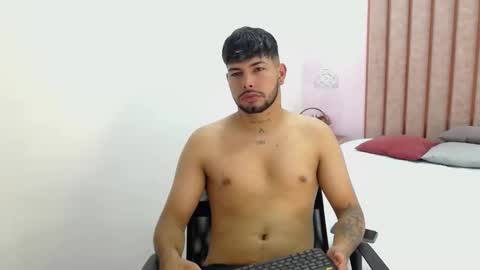 lyam_saenz online show from November 2025 08:11:02 PM