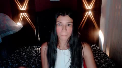 lyanamerry03 online show from September 2025 10:45:01 PM
