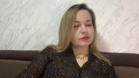 Snapshot of lyeeu25 chatting on March 2025 04:08:02 AM Tina online show from March 2025 04:08:02 AM