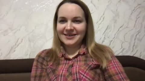 Snapshot of lyeeu25 chatting on March 2025 08:00:02 PM Tina online show from March 2025 08:00:02 PM