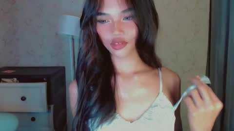 Snapshot of lykaloops chatting on March 2026 09:44:01 AM LYKA LOOPS online show from March 2026 09:44:01 AM