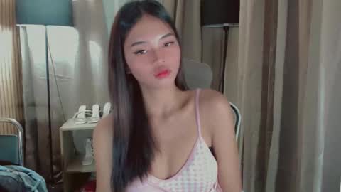 LYKA LOOPS online show from April 2026 07:06:02 PM