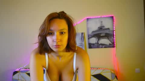 Snapshot of lylianrosse chatting on September 2025 06:59:01 AM Lylian online show from September 2025 06:59:01 AM