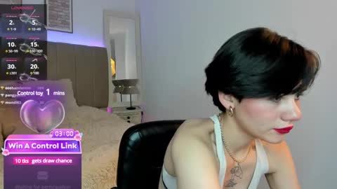 Lyn online show from December 2024 01:40:02 PM