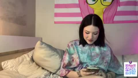 Snapshot of lyna25 chatting on July 2026 08:28:02 AM Alisha online show from July 2026 08:28:02 AM