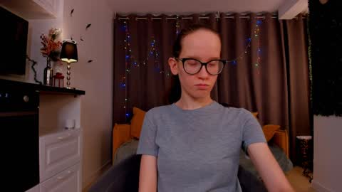 Sara online show from February 2025 10:34:01 PM