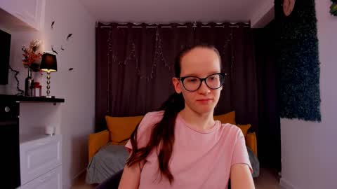 Sara online show from February 2025 10:21:02 PM