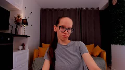 Sara online show from February 2025 04:13:02 PM