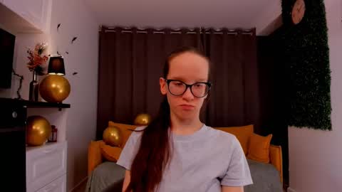 Sara online show from February 2025 10:47:02 PM