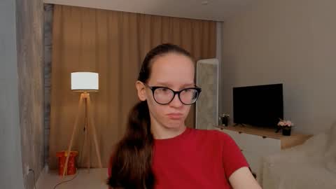 Sara online show from September 2025 04:19:01 PM