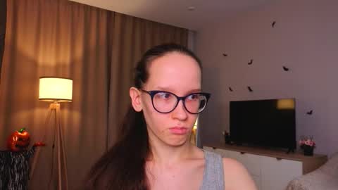 Sara online show from November 2025 04:17:01 PM