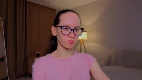 Sara online show from April 2026 04:04:01 PM