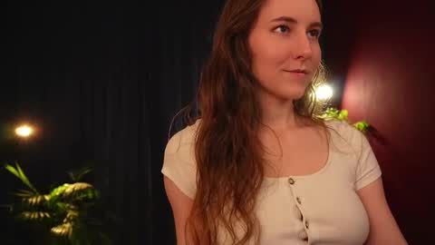 Lynn online show from October 2025 03:29:02 AM