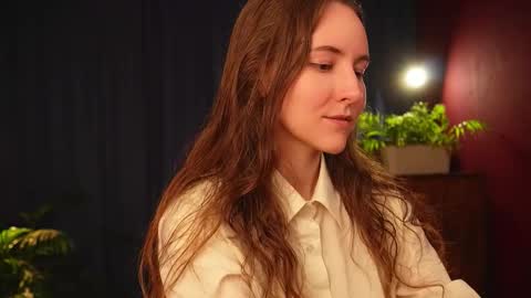 Lynn online show from October 2025 04:04:02 AM