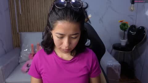 lynn_turner_ online show from April 2026 12:28:01 PM