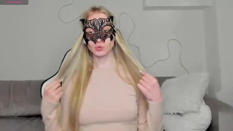 lynnadream_ online show from May 2026 01:55:01 AM