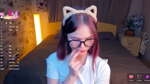 Cozy Lynns room online show from December 2025 08:45:01 AM