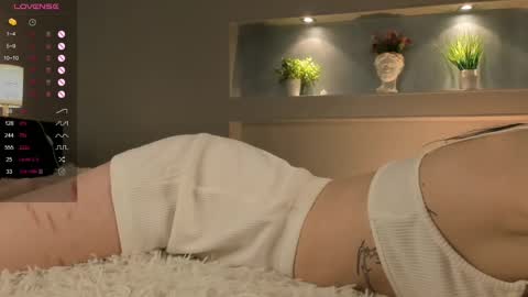 Lola online show from March 2025 09:14:02 PM