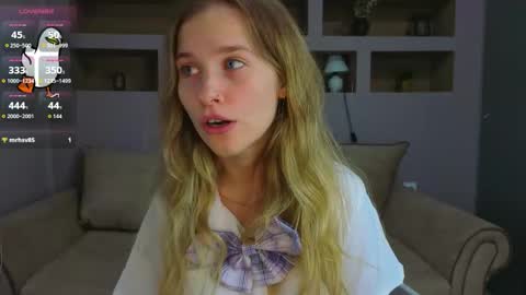 Snapshot of lynntiny chatting on October 2025 02:24:01 PM Lynn online show from October 2025 02:24:01 PM