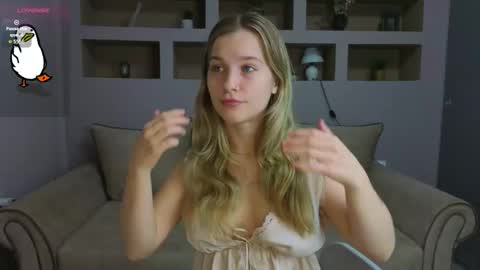 Snapshot of lynntiny chatting on November 2025 03:17:02 PM Lynn online show from November 2025 03:17:02 PM