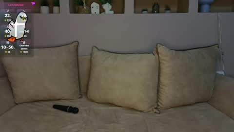 Lynn online show from April 2026 07:49:01 PM