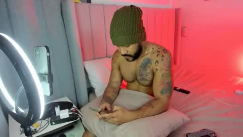 Snapshot of lyon_dark chatting on January 2026 12:48:02 AM Lyon Dark online show from January 2026 12:48:02 AM