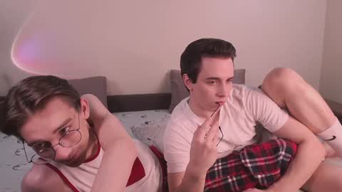 KennyEliot online show from December 2024 07:46:02 PM