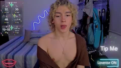 Snapshot of lyric_mirage chatting on December 2025 11:23:02 PM Lyric online show from December 2025 11:23:02 PM