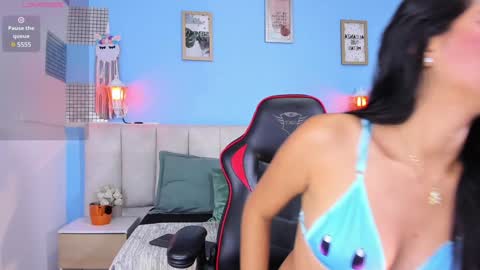 Lizzy smith  online show from January 2025 07:29:01 PM