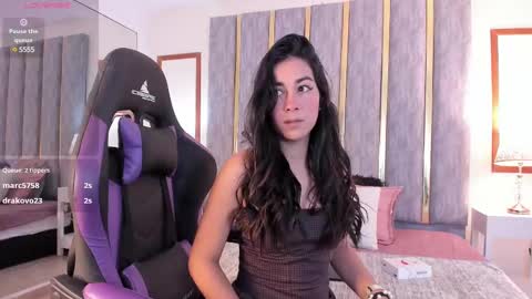 Lizzy smith  online show from February 2025 08:03:01 PM