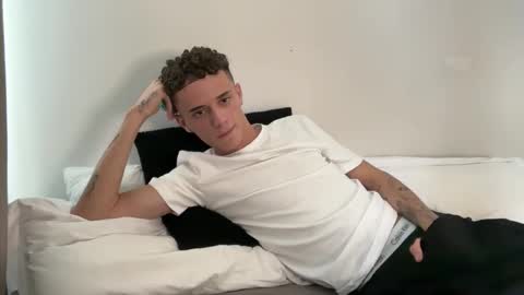 Snapshot of lz_britboy chatting on February 2026 12:25:01 PM NEW Leo lz britboy online show from February 2026 12:25:01 PM