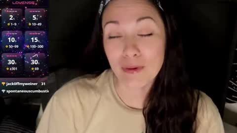 M0lly online show from November 2025 08:43:01 PM