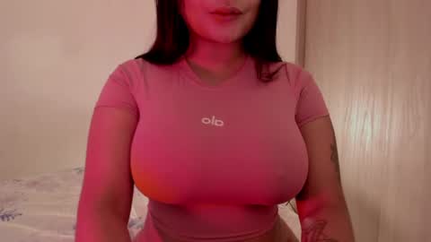 Snapshot of m1emilia chatting on May 2026 05:09:01 PM Emilia online show from May 2026 05:09:01 PM