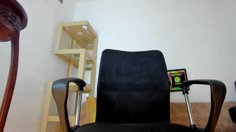 Mila online show from February 2025 06:05:01 PM