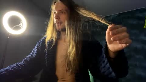 m1shq online show from December 2024 05:15:01 AM