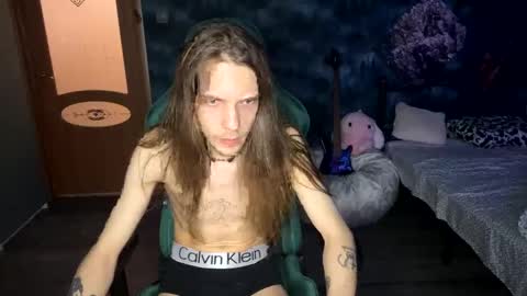 m1shq online show from December 2024 04:25:01 PM