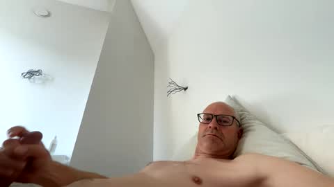 Snapshot of m3morable chatting on May 2026 08:08:02 AM m3morable online show from May 2026 08:08:02 AM