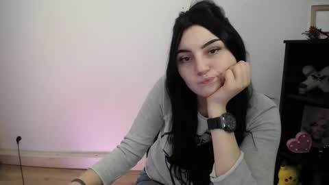 m_i_k_i_ online show from February 2026 12:24:01 PM