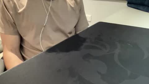 m_pete online show from October 2025 05:46:02 PM