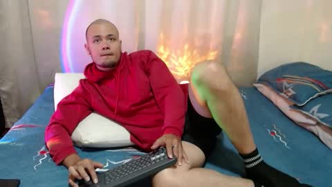 Snapshot of maax_taylor01 chatting on February 2026 12:30:01 PM online show from February 2026 12:30:01 PM