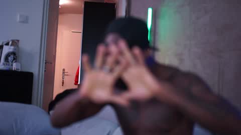 Mac Troy online show from December 2024 08:04:02 PM