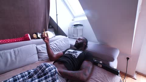 Mac Troy online show from January 2025 11:34:02 AM