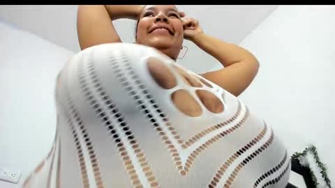 Snapshot of macarenaawills chatting on January 2025 04:47:01 PM macarenaawills online show from January 2025 04:47:01 PM