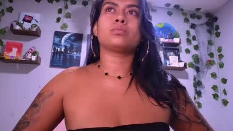 Macey Elliot Modelo Independiente online show from November 2025 11:20:02 PM