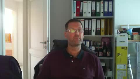 macfly67 online show from December 2025 02:12:02 PM