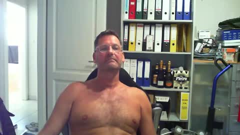 Snapshot of macfly67 chatting on July 2026 02:41:02 PM macfly67 online show from July 2026 02:41:02 PM