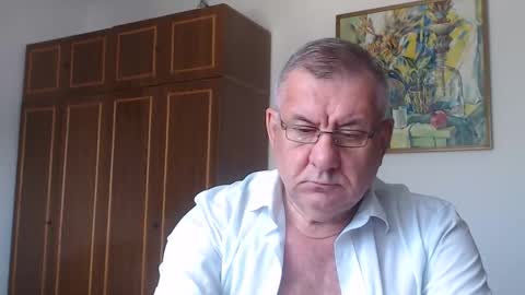 Macho online show from September 2025 01:46:01 PM