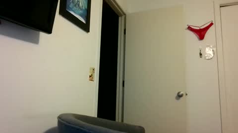 mackdocc001 online show from October 2025 06:07:02 PM