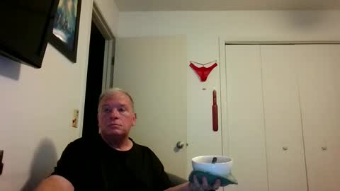 mackdocc001 online show from April 2026 06:48:02 PM